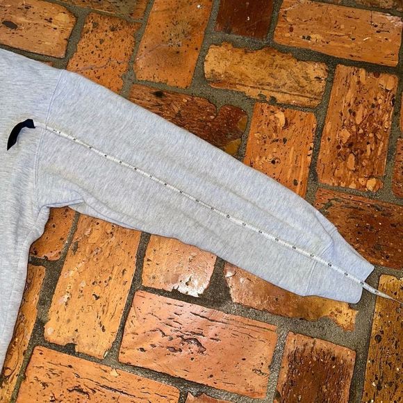 Levi’s Vintage Sweatshirt - Picture 5 of 5